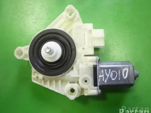 Mercedes-Benz A 205 906 00 13 / A2059060013 C-CLASS (W205) 2016 Moteur de lève-vitre Left Front