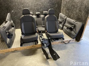 Volkswagen Taigo 2025 Juego del asiento Panel de puertas Apoyabrazos