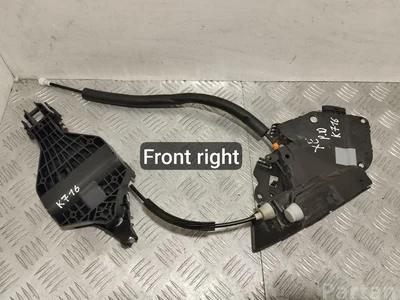 Jaguar GX73203A28HD, DK62224A00AA XE (X760) 2017 Serrure de porte Right Front - Image 1