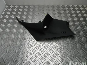 Mercedes-Benz A 117 690 26 25 / A1176902625 CLA Coupe (C117) 2014 Cubierta, Soporte -C (al lado de puertas traseras)