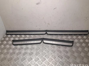 Hyundai 85883-KL500, 85873-KL500, 85887-KL500, 85877-KL500 / 85883KL500, 85873KL500, 85887KL500, 85877KL500 IONIQ 6 2024 plaque de seuil - panneau de seuil complect