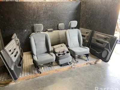 Dodge RAM IV 2500 2017 Set siège Panneau de porte Accoudoir - Image 1
