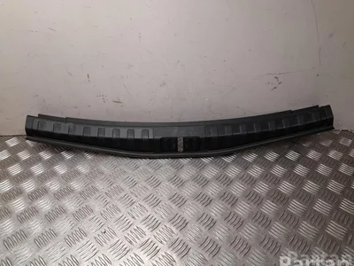 Alfa Romeo 156126138 STELVIO (949_) 2019 Couvercle pour porte-cadenas - Image 1