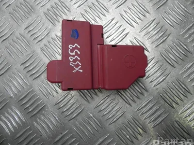 Lexus 82621-52130 / 8262152130 RX (_L1_) 2013 Protection centrale contre la surcharge - Image 1