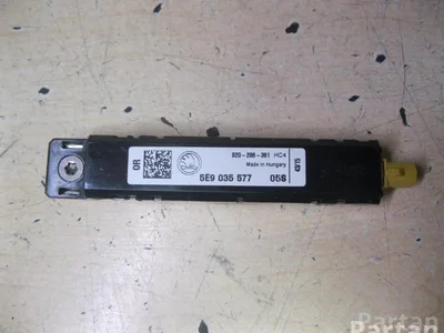 Škoda 5E9 035 577 / 5E9035577 OCTAVIA III (5E3) 2015 Amplificateur d'antenne - Image 1