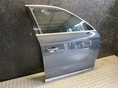 Audi Q5 (FY) 2017 Porte Right Front - Image 1