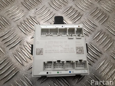 Mercedes-Benz A 223 900 06 39 / A2239000639 GLC X254 2024 Valdymo blokas durų dešinysis galinis - Paveiksliukas 1