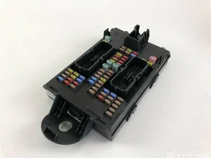 Volvo 31682732 V90 II 2017 Caja de fusibles