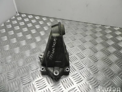 Mercedes-Benz A 271 223 19 04 / A2712231904 KLASA C (W204) 2008 jarzmo - Obraz 1