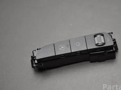 Mercedes-Benz A2139050102 C-CLASS (W205) 2018 Commutateur / Capteur - Image 1