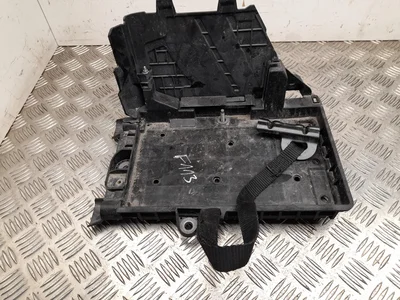 Mercedes-Benz A1776204201 CLA X118 (shooting brake) 2020 Bac à batterie - Image 1