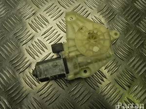 Volkswagen 5Q4 959 802 D / 5Q4959802D PASSAT Variant (3G5) 2016 Moteur de lève-vitre Left Rear