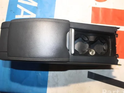 Volvo 30755596 XC60 2011 Accoudoir - Image 1