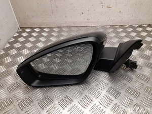 Audi E90411998, 8MC 857 409 B / E90411998, 8MC857409B Q5 GUB 2025 Išorinis veidrodėlis kairė elektrinis reguliavimas Posūkio signalas Apšvietimas po veidrodėliu