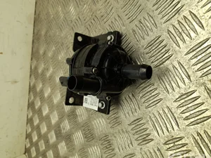 Ford USA LJ93-8K577-BC / LJ938K577BC Mustang Mach-E 2023 bomba de agua adicional