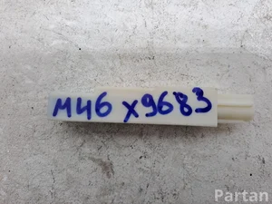 Mazda KD47676NXA CX-30 DM 2025 Amplificador de antena