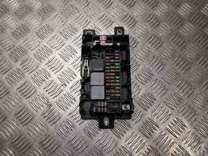 Land Rover K8D2-14N030-AC / K8D214N030AC DISCOVERY SPORT (L550) 2019 Boîte à fusibles