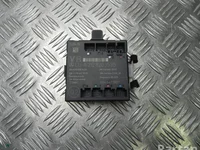 Mercedes-Benz A 212 820 35 85 / A2128203585 C-CLASS (W204) 2009 Unité de commande pour porte Left Front