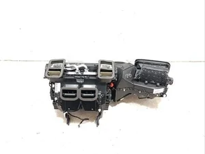 Aston Martin A2318300260, R3212003, R3213003, 2318300284, V7773002, L0329003 Vantage Coupe 2019 Obudowa dmuchawy