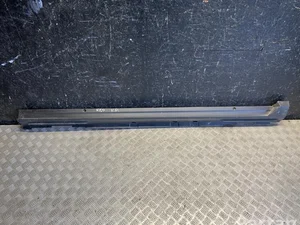 Toyota 75851-52120 / 7585152120 Yaris Cross XP210 2025 Garniture de seuil