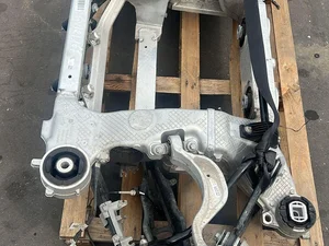 BMW 688943414, 6889444 iX 2023 poutre d'essieu arrière