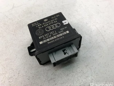 Audi 8P0907357J A3 (8P1) 2010 Unité de contrôle de la lumière - Image 1