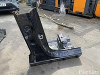 Mercedes-Benz GLC X254 2024 Kėbulo ketvirtis dešinė priekis