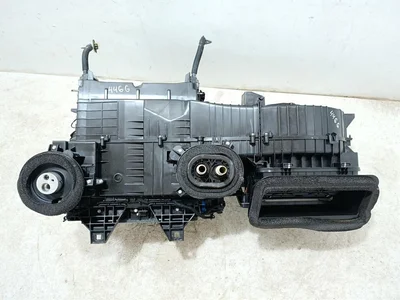 Land Rover N8B2-19B555-DA, L8B219E624AA / N8B219B555DA, L8B219E624AA Defender Station Wagon (L663) 2022 Gebläseschale - Bild 1