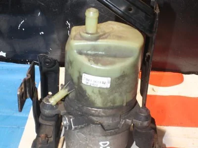 Volvo 30714074 V50 (MW) 2005 Pompe de la directon assistée - Image 1