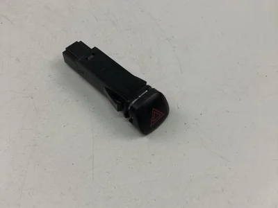 Volvo 9123682 V40 Hatchback 2017 Éclairage d'urgence / interrupteur de danger - Image 1