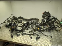 Ford USA NJ8T-14290, LJ8T-14A390-JB, LJ8T-14D068-NAC, NJ8T-14290-RDB / NJ8T14290, LJ8T14A390JB, LJ8T14D068NAC, NJ8T14290RDB Mustang Mach-E 2022 Variklio skyriaus laidai