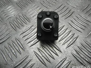 Audi 4M0 959 565 M / 4M0959565M A4 Avant (8W5, B9) 2016 Bouton de miroir électrique