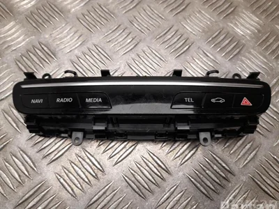 Mercedes-Benz A2059055811 C-CLASS (W205) 2018 Commutateur multiple - Image 1