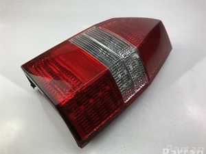 Mitsubishi MR465608 SPACE RUNNER (N6_W) 2001 Feu arrière