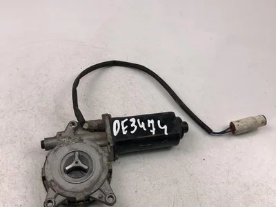 Hyundai 98820-33000 / 9882033000 LANTRA II (J-2) 1999 Moteur de lève-vitre - Image 1