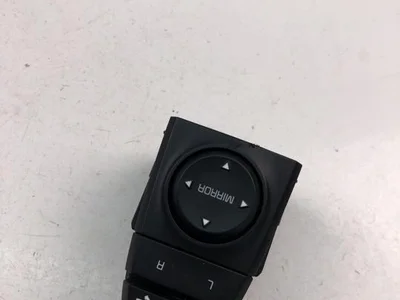 Kia 93530-D9000 / 93530D9000 SPORTAGE (QL) 2016 Mehrfachschalter - Bild 1