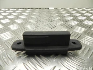 Toyota 0P5N YARIS (_P13_) 2016 Bouton du coffre à bagages