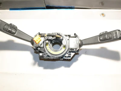 Volvo 31313847 XC60 2011 Levier /interrupteur de lumière courte longue - Image 1