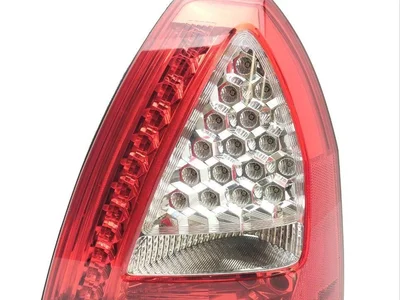 Maserati 208578 QUATTROPORTE V 2010 Piloto posterior USA - Imagen 1