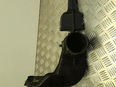 Mazda SH05-13201 / SH0513201 6 Estate (GJ, GL) 2013 Prise d'air / Conduit d'air d'admission - Image 1