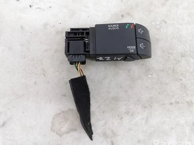 Renault 255522448R CAPTUR (J5_) 2018 Bouton multifonction pour volant - Image 1