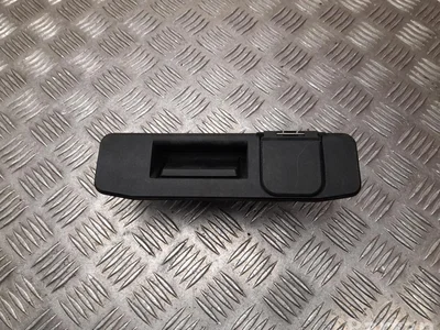 Mercedes-Benz A 099 750 24 00 / A0997502400 C-Class estate (S206) 2022 Poignée pour coffre à bagages - Image 1