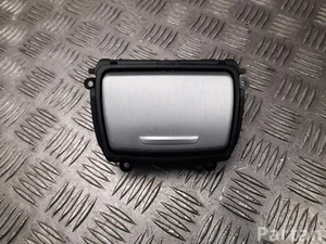 BMW 9 206 347 / 9206347 5 Touring (F11) 2017 Пепельница