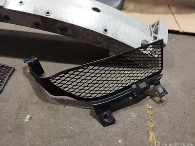 Aston Martin 6G33-33612-AD, 7G33-15B484-BB / 6G3333612AD, 7G3315B484BB Vantage Coupe 2009 Pare-chocs - Image 1