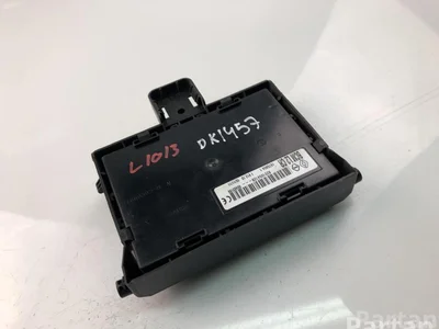 Renault 8201054128 CLIO III (BR0/1, CR0/1) 2009 Unité de commande centrale pour système de confort - Image 1