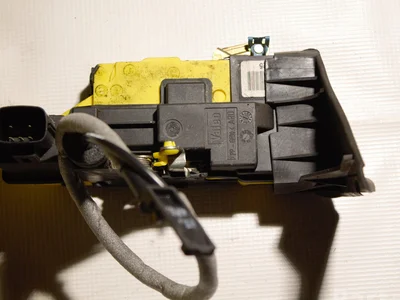 Volvo 30634625 XC90 I 2005 Serrure de porte Right Rear - Image 1