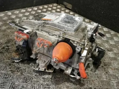 Toyota G9200-52010 / G920052010 YARIS (_P13_) 2014 Onduleur avec convertisseur - Image 1