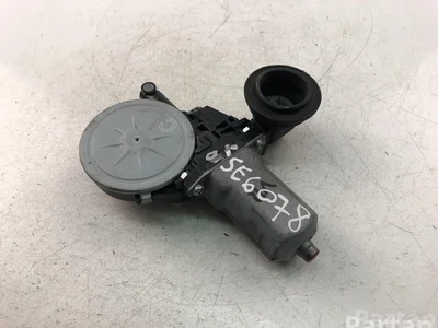 Toyota 85710-35180 / 8571035180 RAV 4 III (_A3_) 2008 Moteur d'essuie-glace - Image 1