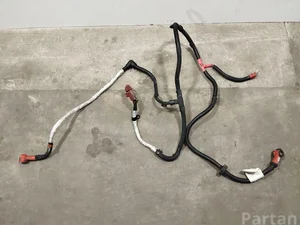 Maserati 813115 LEVANTE 2019 Fils du compartiment moteur