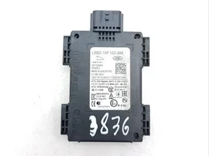 Land Rover L8B2-14F152-BM / L8B214F152BM Defender Station Wagon (L663) 2022 БУ системы распознавания мёртвых зон